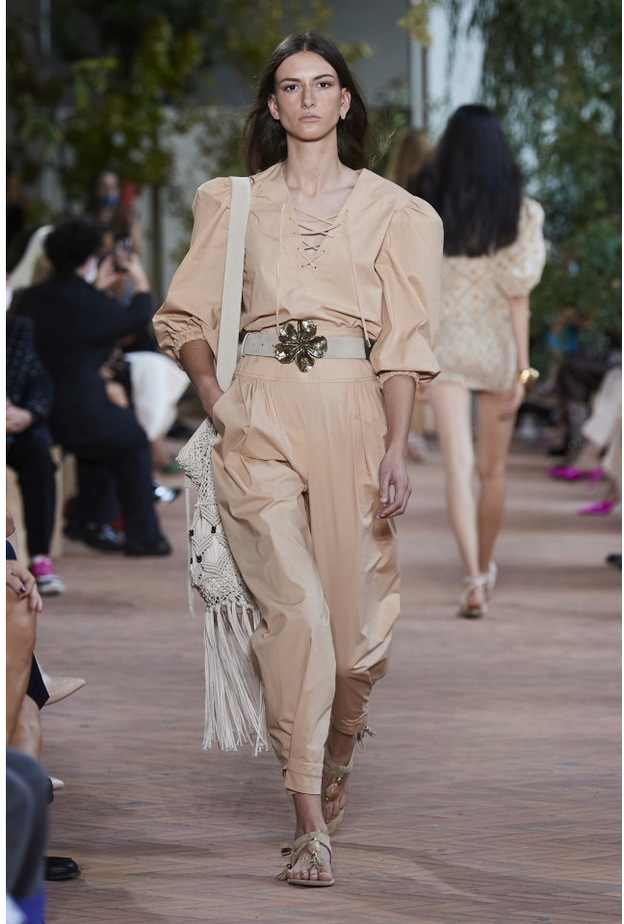 اطلالة من Acne Studio