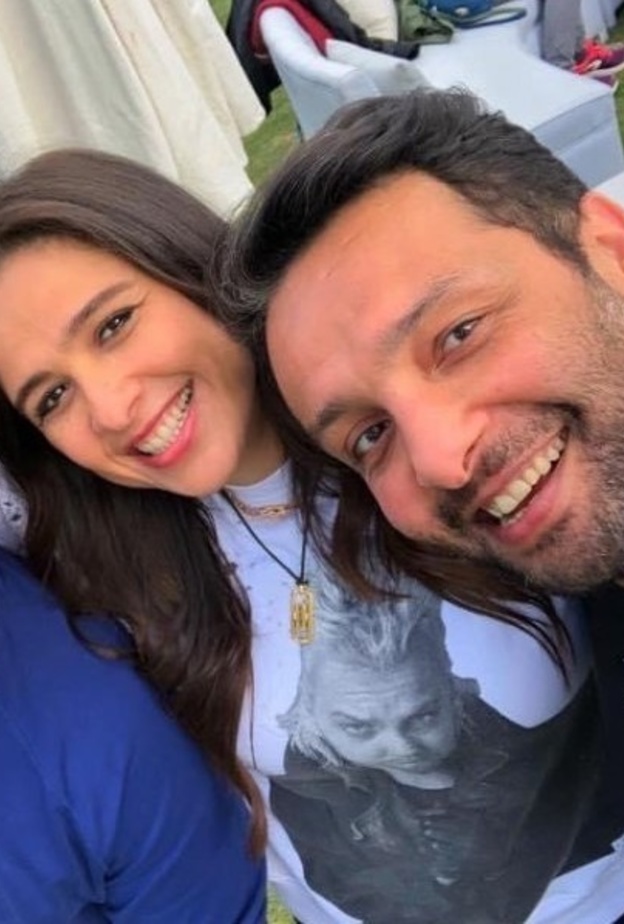 ياسمين عبد العزيز وشقيقها وائل