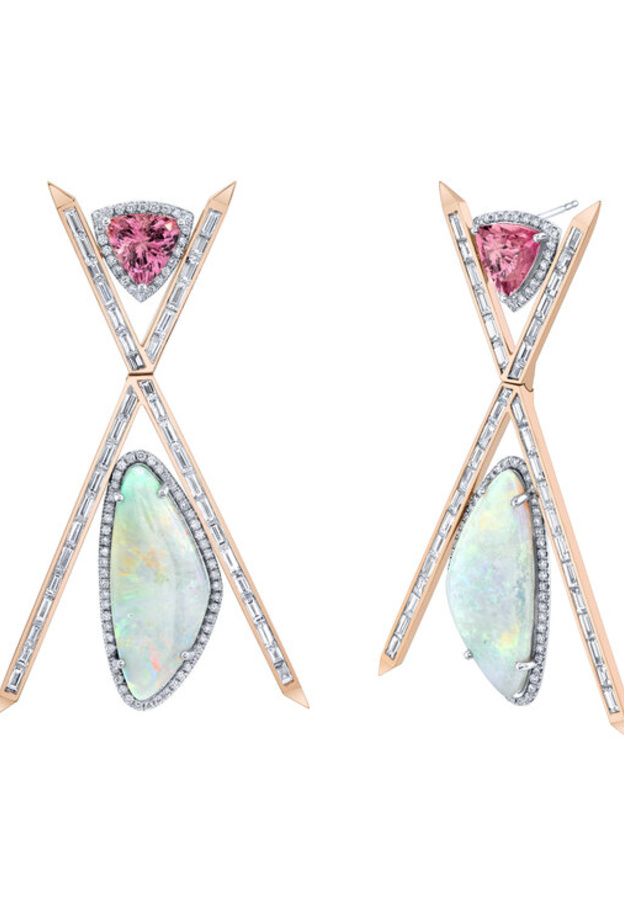 أقراط من إميلي ب ويلر Emily P Wheeler