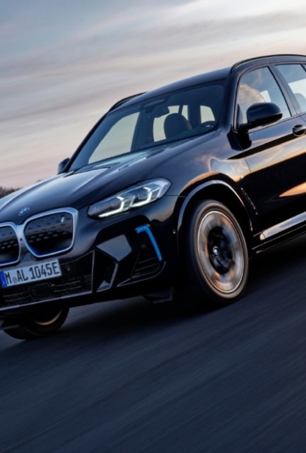 BMW  تعلن عن الطراز الجديد من سيارتها iX3