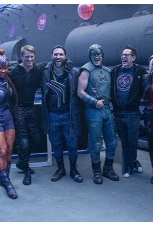 صورة تجمع فريق عمل suicide squade_ الفيلم الأعلى في شباك التذاكر في أسبوع واحد