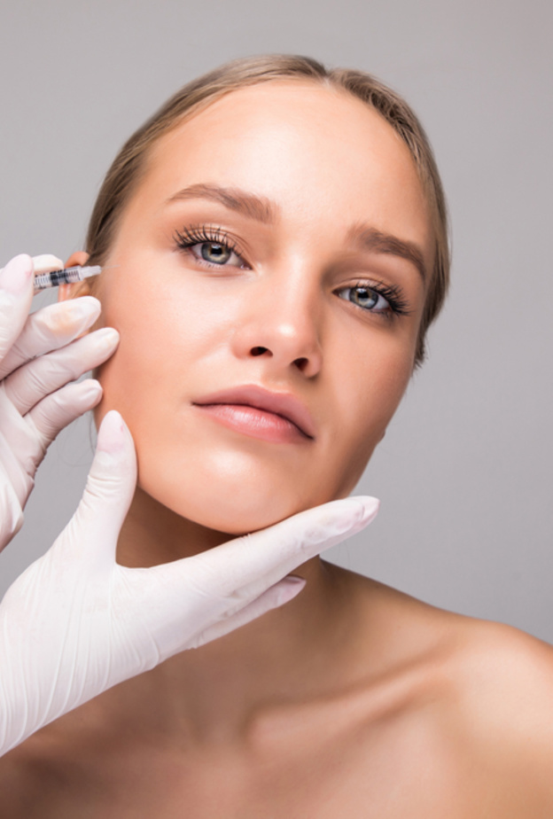 عملية شفط دهون الوجه تساعد في نحت الوجه