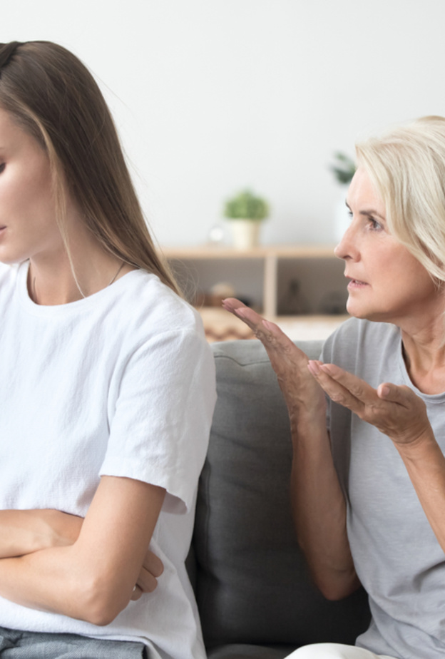 والدة العريس غابت عن حفل الزفاف