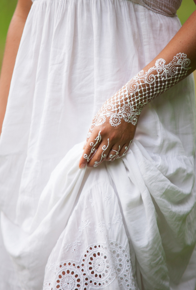  shutterstock_نقوشات الشبك تزيد من انوثتك