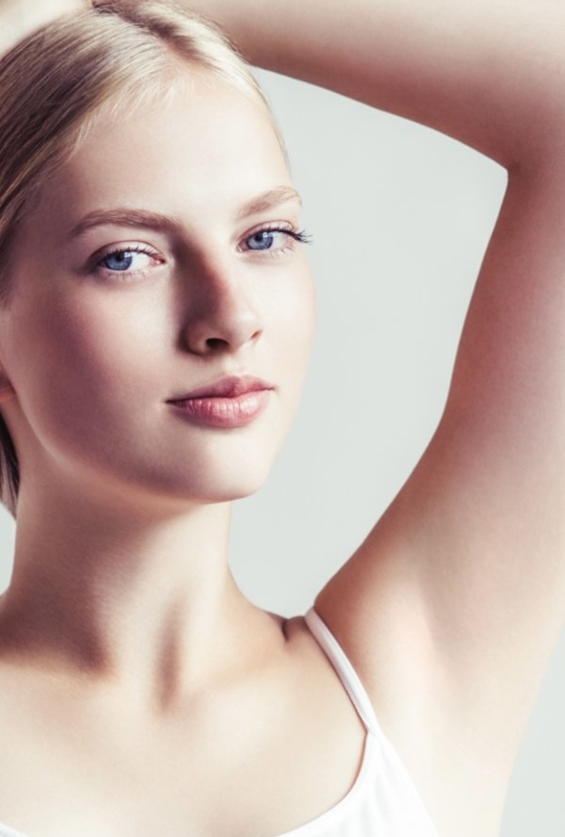 الليمون يعد من أفضل الطرق الطبيعية لتفتيح وتبييض المناطق الحساسة وخاصة منطقة الإبط