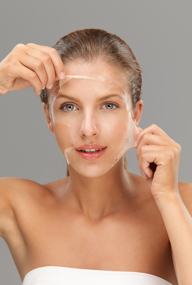 تقشير البشرة الدهنية فعالة باستخدام بياض البيض والليمون