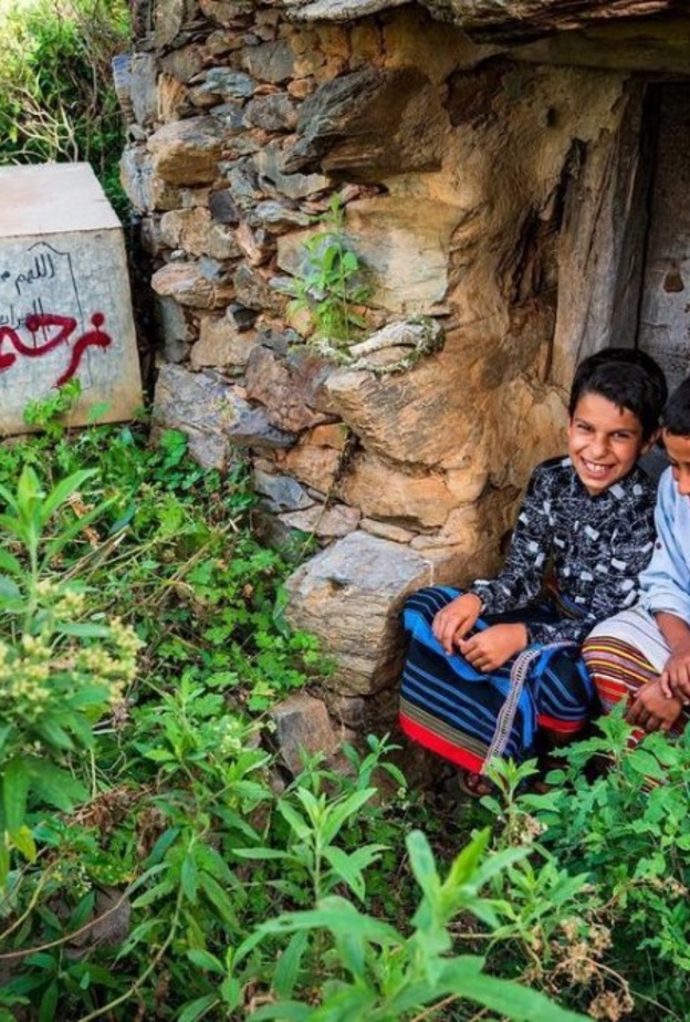 بين ثنايا قرية مهجورة في جبل نعمة