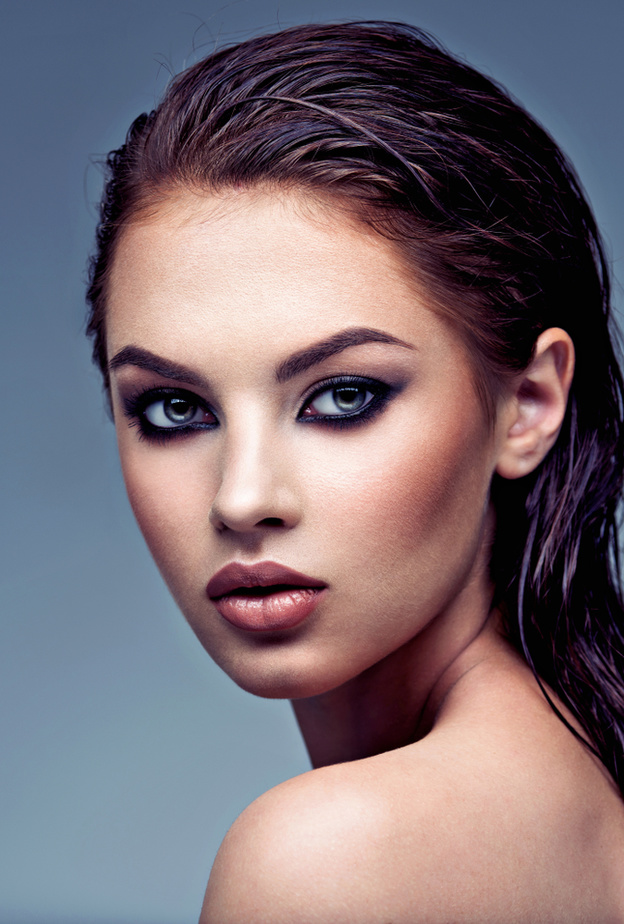 طريقة تطبيق مكياج سموكي صيفي لاصحاب البشرة السمراء  2021