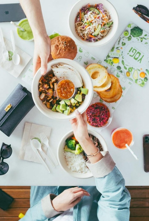  أكلات كيتو صحية يقدمها مطعم يوغي المصدر yogi sa