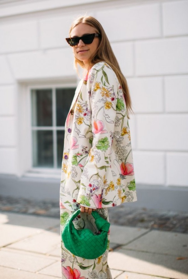 أجمل موديلات حقائب يد باللون الأخضر موضة هذا الموسم