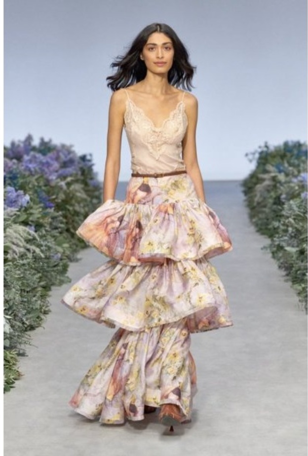 موديلات فساتين قصيرة مع الكشكش الملفت من دار Giambattista Valli