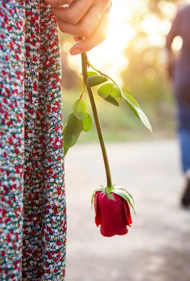 ما هي علامات ندم الرجل على فراق حبيبته