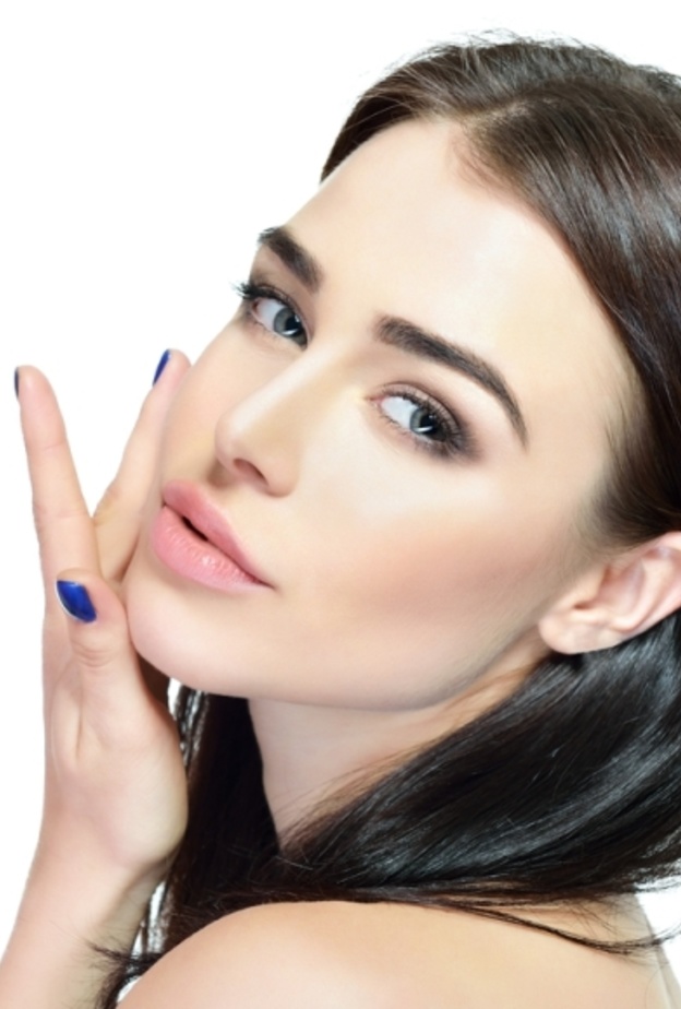  الزعفران وخشب الصندل رائع لتفتيح البشرة