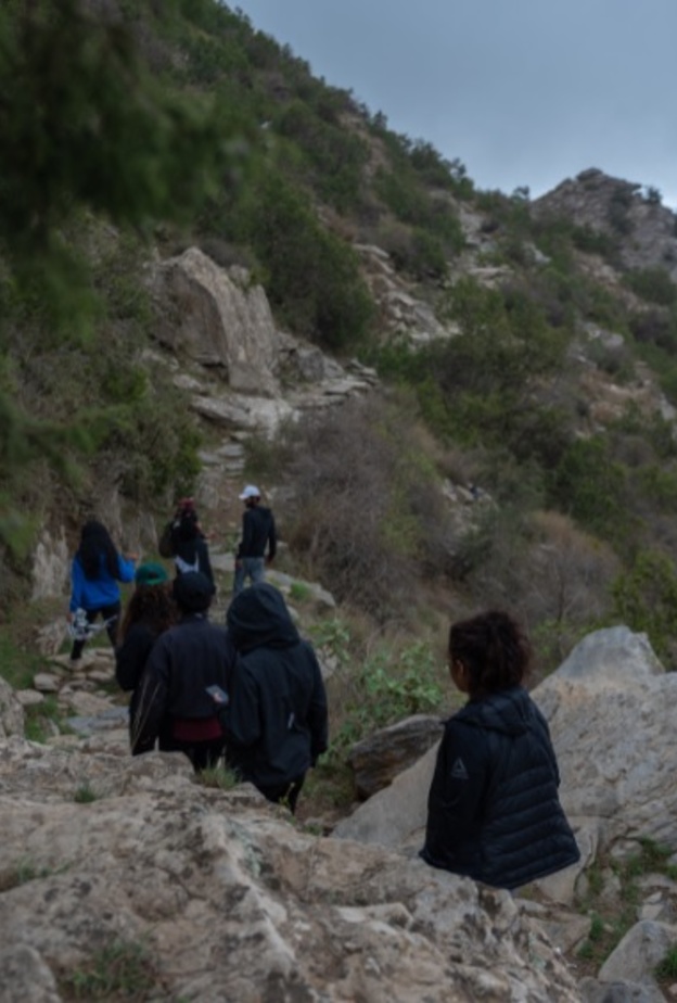 مغامرات بلسمر والمجاردة.. تجربة مشوقة لعشاق الهايكنج بالسعودية- المصدر روح السعودية