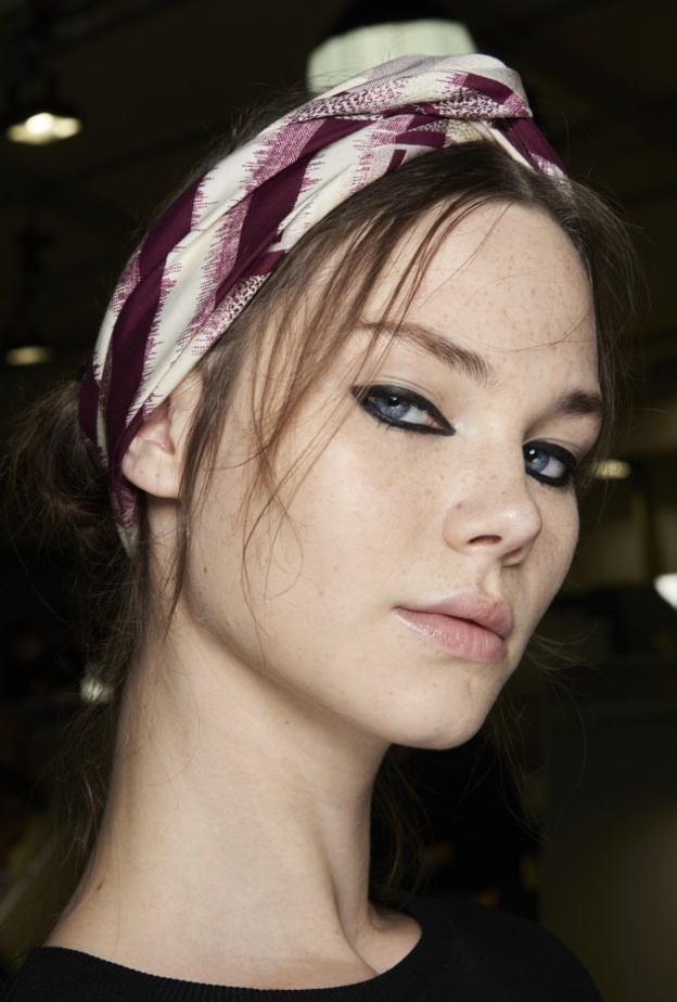 أفضل أنواع الآيلاينر الأسود المضاد للماء 2021