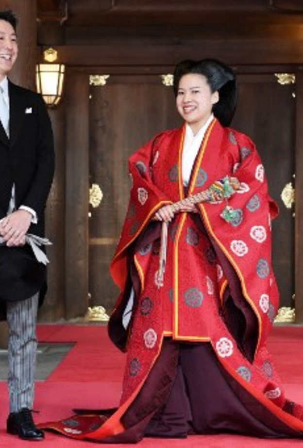 من اليابان إلى إسبانيا.. كيف تبدو فساتين زفاف سيدات العائلات الملكية حول العالم؟