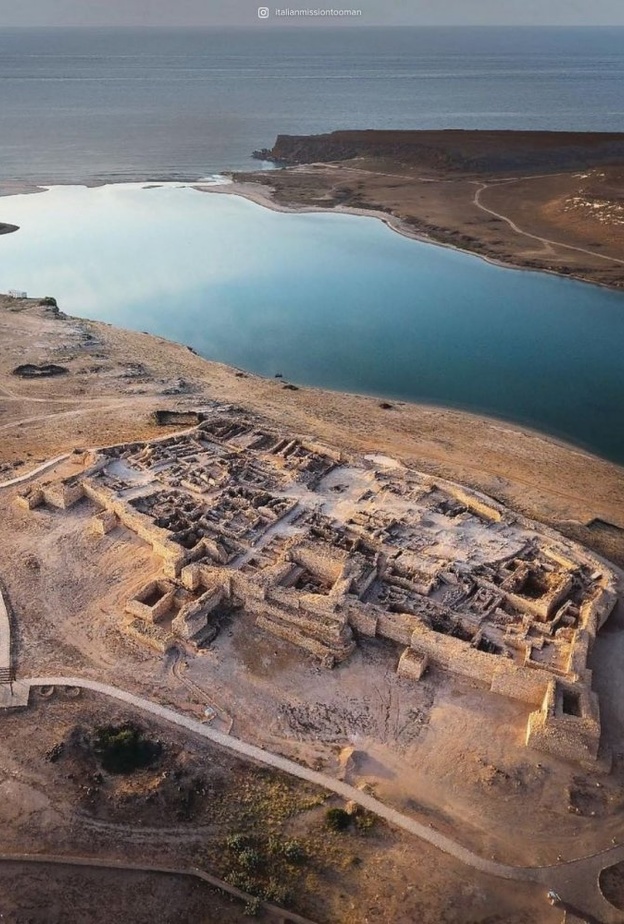 خور روري Khor Rori أو مدينة سمهرم الاثرية Sumhuram