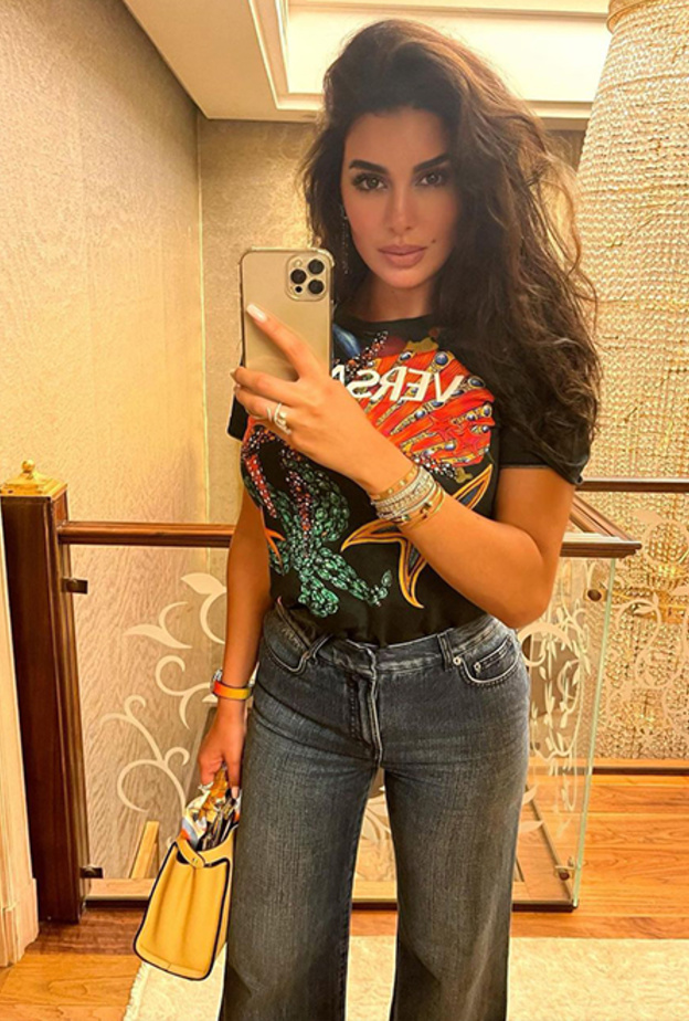 صور أفضل إطلالات ياسمين صبري بموضة الجينز