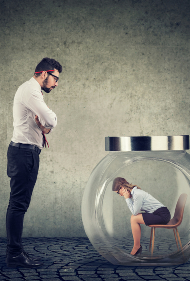 كيف تتعاملين مع مديرك المتسلط
