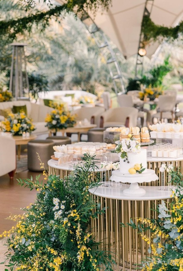  ديكور زفافك بلمسات الورد الأصفر من تنفيذ Carousel Wedding