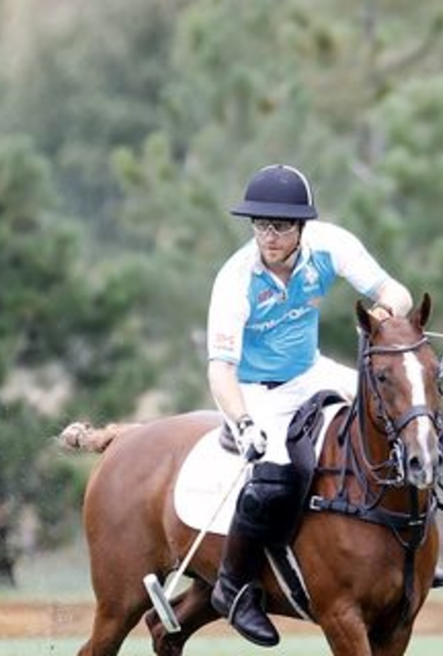 الأمير هاري يتبرع بـ 1.5 مليون دولار من عائدات مذكراته لأطفال جنوب أفريقيا