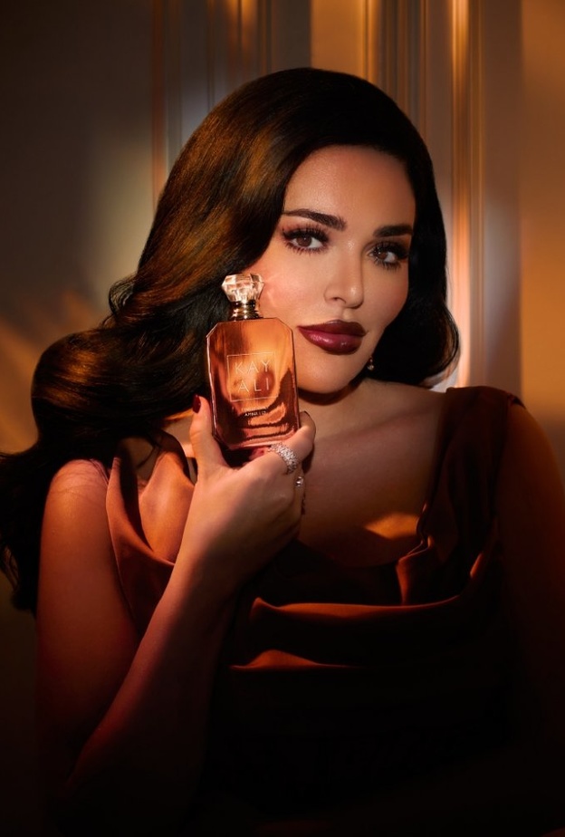 عيشي تجربة من الفخامة الآسرة مع عطر INVITE ONLY AMBER | 23 EAU DE PARFUM INTENSE المكثّف الجديد