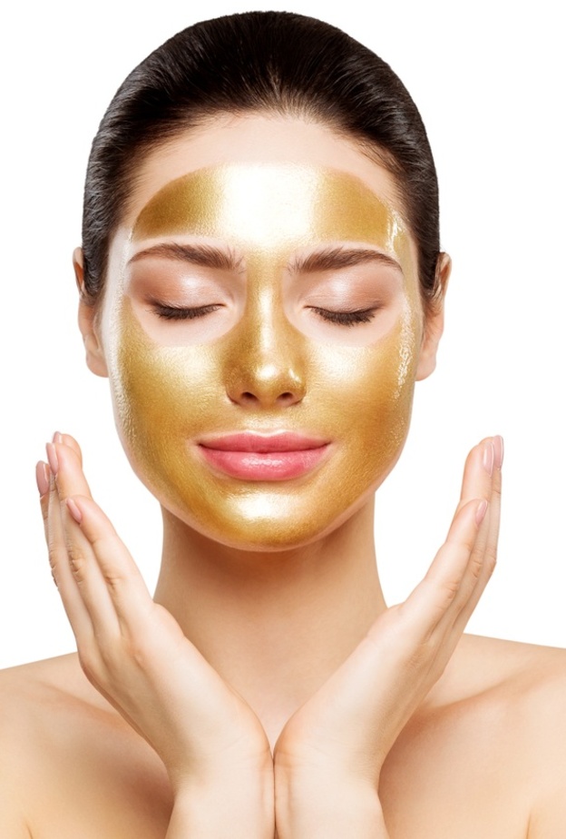 فوائد ماسك الذهب لبشرة نضرة قبل يوم المرأة الإماراتية وكيفية استخدامه