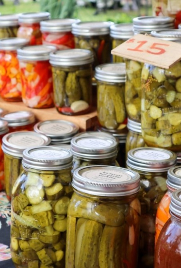 فوائد المخللات واضرارها