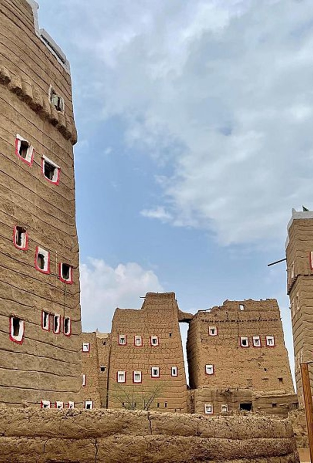 ظهران الجنوب.. وجهة مثالية لعشاق التاريخ والقلاع الأثرية - المصدر وكالة الأنباء السعودية 