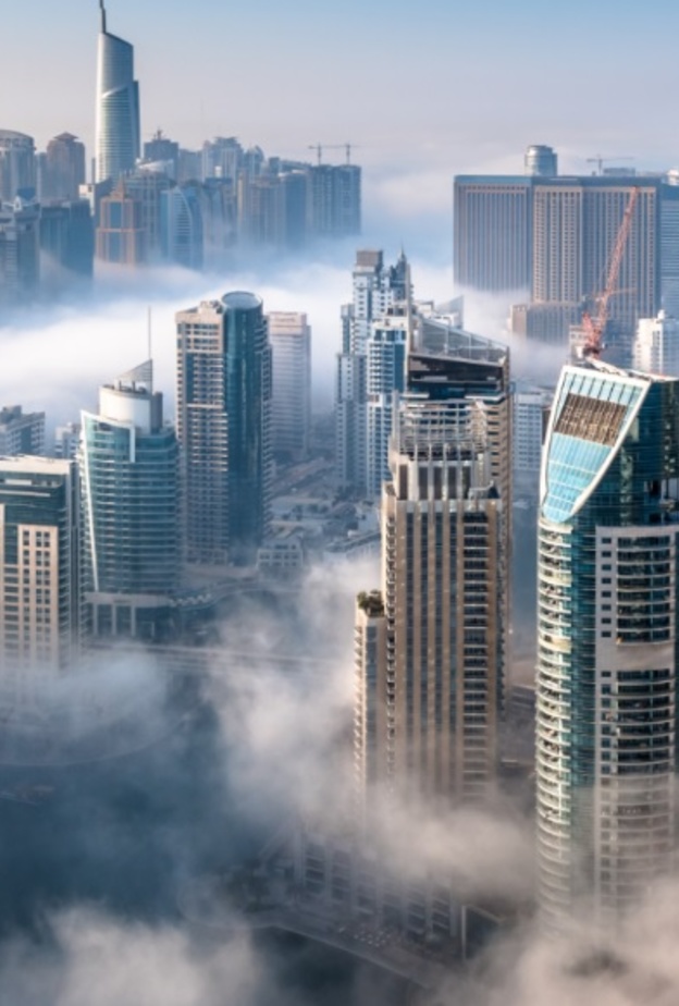 العالم يعانق السحاب من أرض الإمارات - المصدر وكالة أنباء الإمارات 