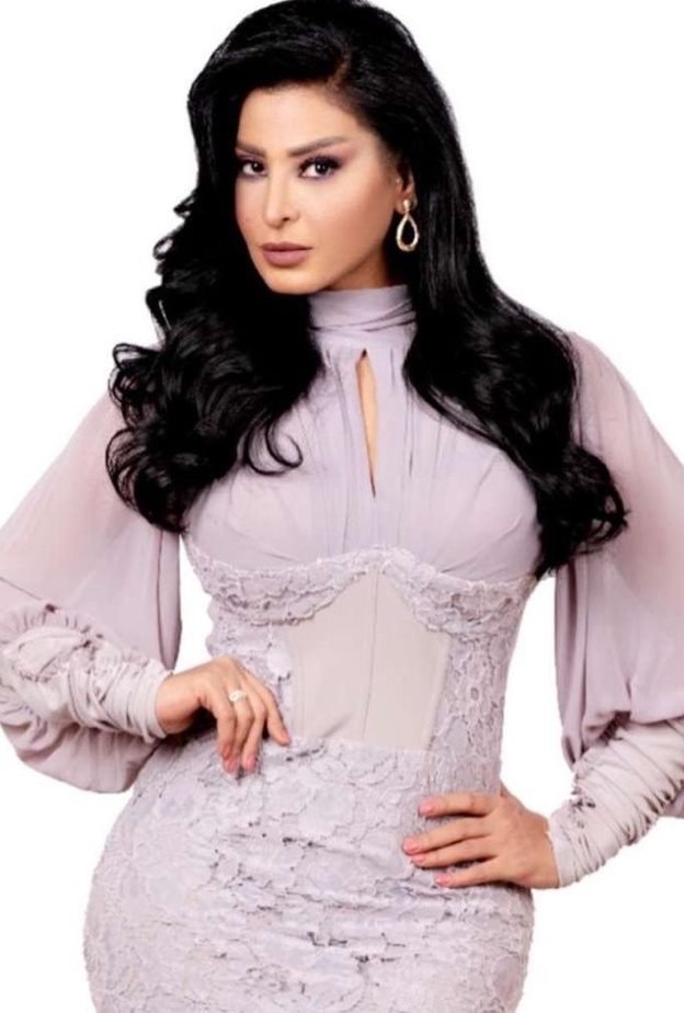 ريم عبد الله بإطلالة جذابة 