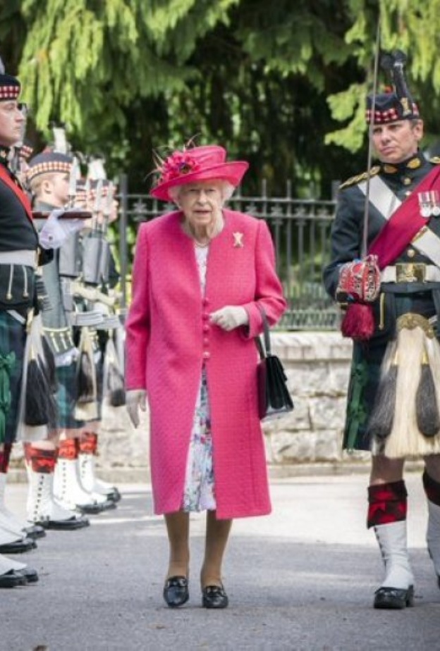 الملكة إليزابيث تبحث عن خبير أمني براتب 25 ألف جنيه إسترليني