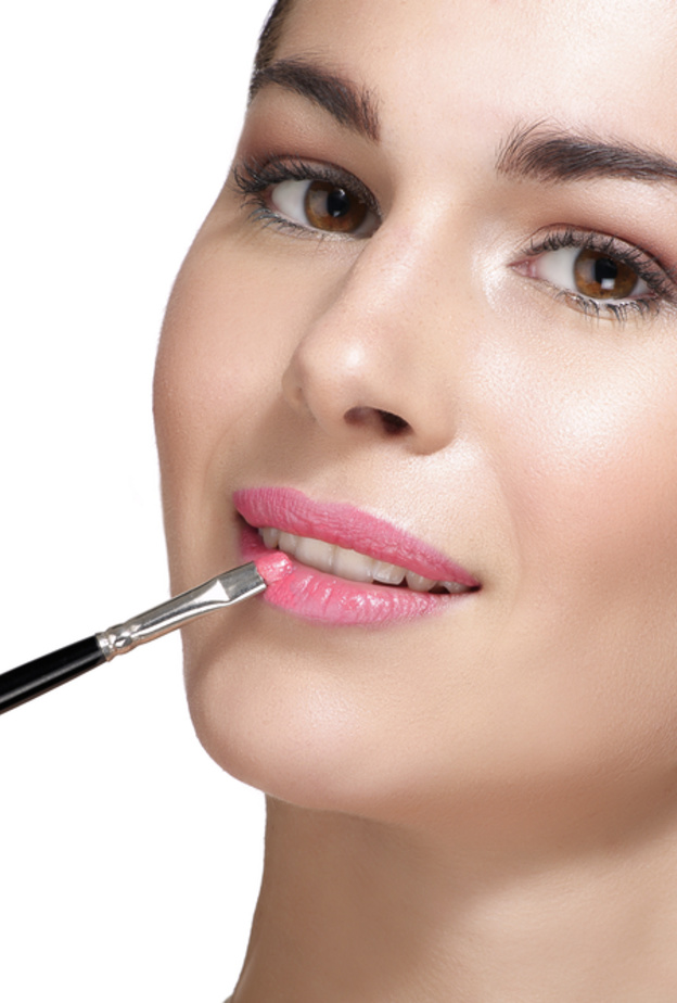  6 حيل جمالية تجعلك تبدين اصغر عشر سنوات