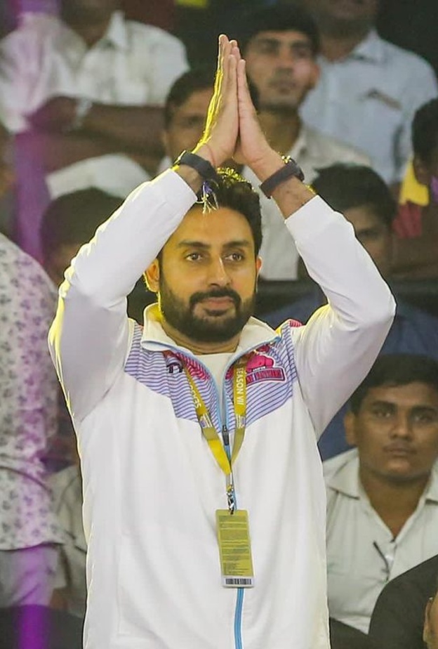 أبهيشيك باتشان يتعرض لإصابة في موقع تصوير أحدث أفلامه