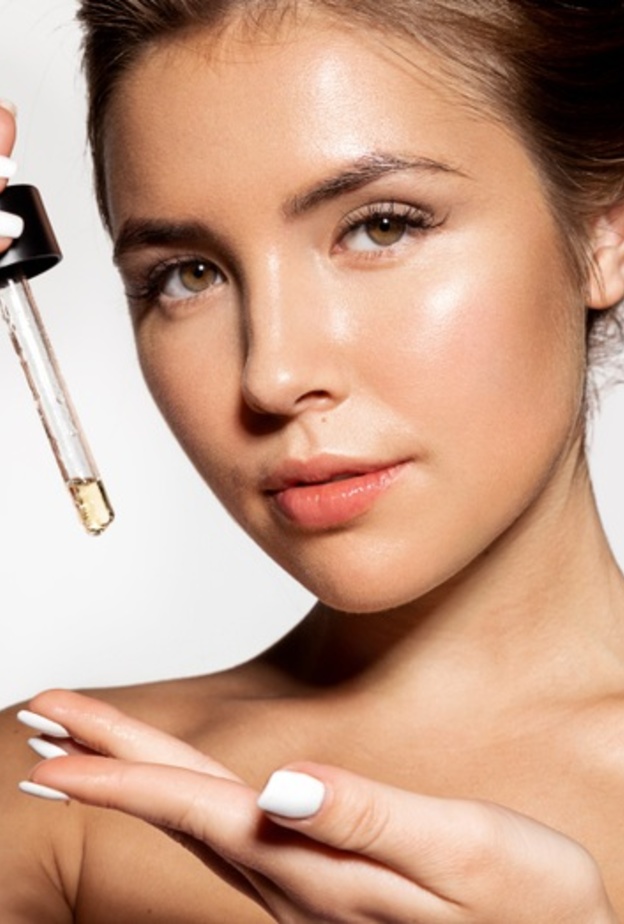 أهم فوائد زيت اللوز لجمال البشرة وكيفية استخدامه