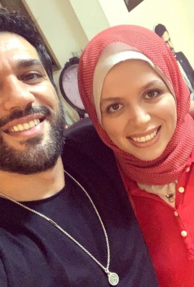 حسن الرداد وشقيقته