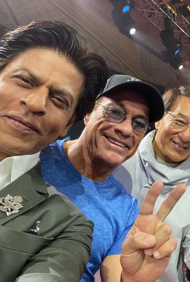 شاروخان مع النجمين فاندام وجاكي شان