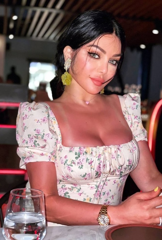 اطلالة هيفاء وهبي على الساحل الشمالي