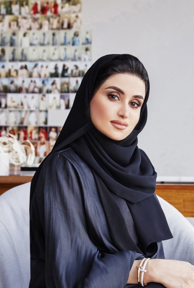 مصممة الأزياء الإماراتية ياسمين الملا