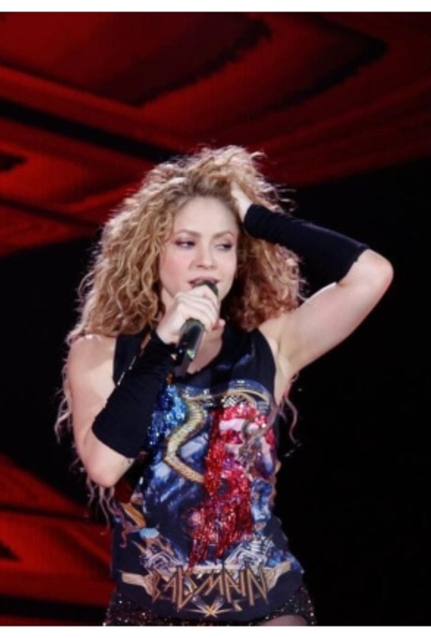 شاكيرا تحتفل بمرور 20 عاما على أغنية Whenever, Wherever