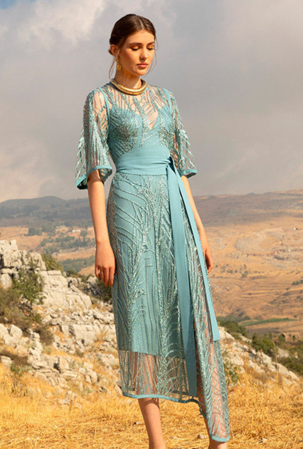 فساتين سهرة محتشمة بتدرجات اللون الازرق الفاتح من دار Elie Saab