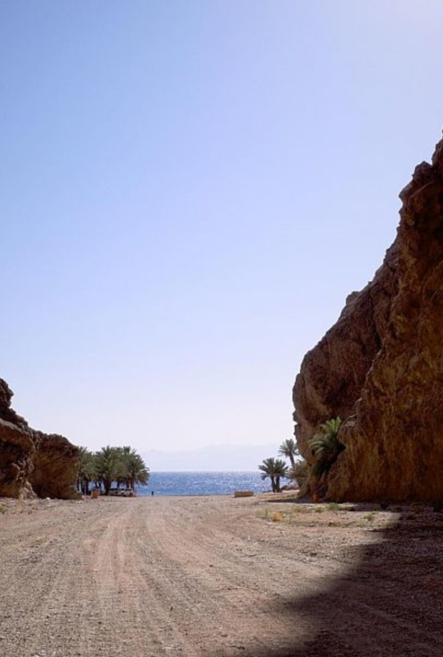 مضيق وادي العيون.. وجهة مثالية لعشاق المغامرة والبحر بالسعودية   - المصدر وكالة أنباء السعودية 