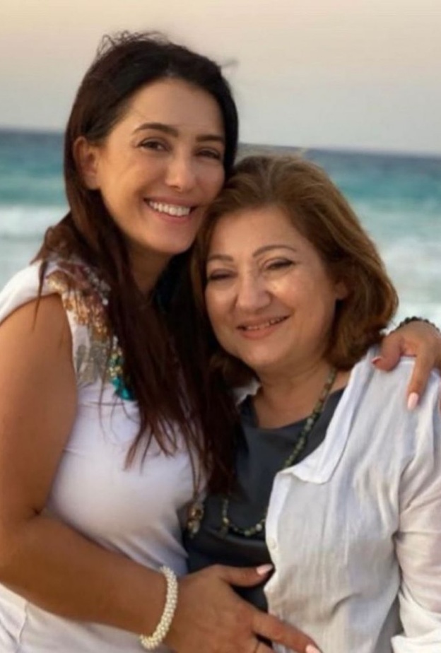 كندة علوش ووالدتها