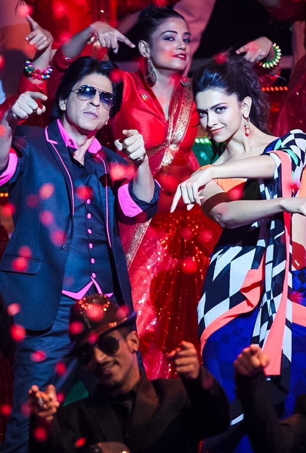  شاروخان وديبيكا بادوكون يصوران أغنية في إسبانيا