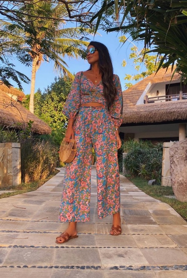  اطلالة المدونة جيهان من مجموعة مصممة الأزياء السعودية فرح حماد