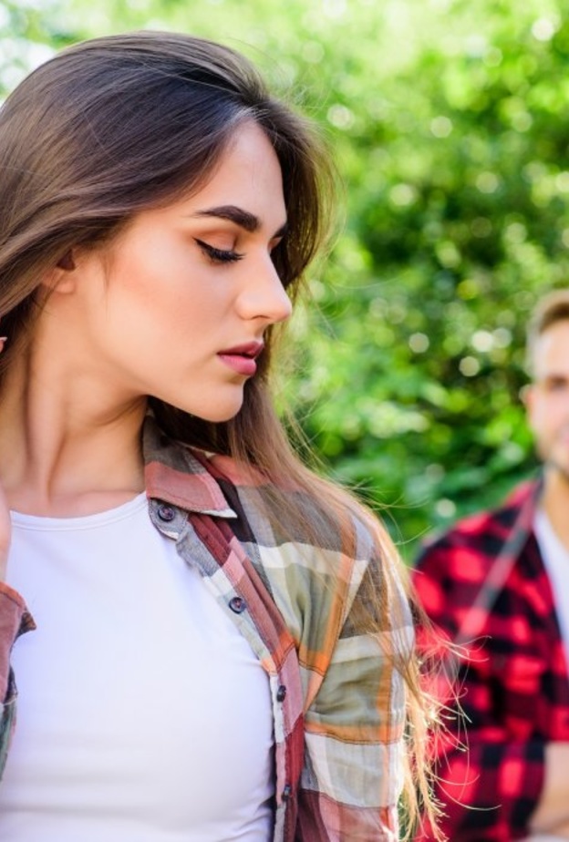 تصرفات الرجل التي تربك المرأة في اللقاء الأول وتجعلها ترفض الإرتباط به