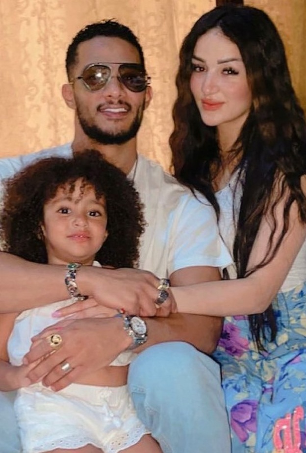 محمد رمضان وزوجته