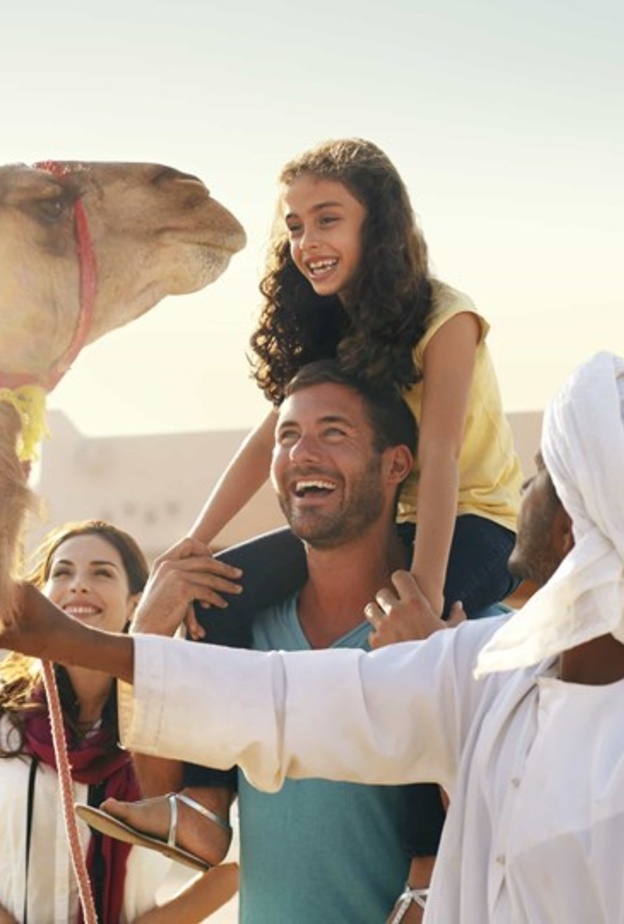 سوق الجمال الشهير في العين.. مغامرة لا تنسى لعشاق التراث والتقاليد الأصيلة- المصدر زوروا أبوظبي 