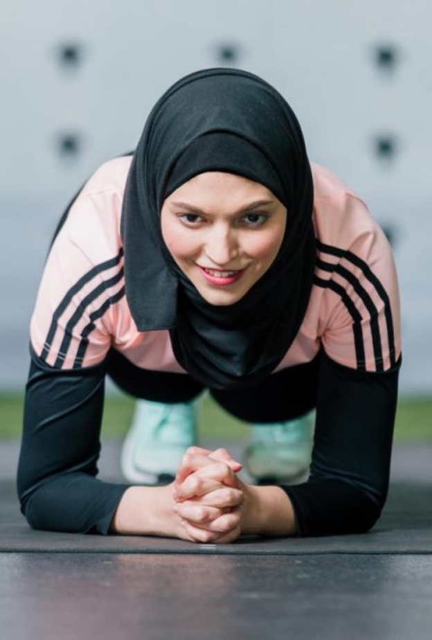 حركات الجسم الكاملة ورفع الاثقال من التمارين التي تساعد على زيادة قوة العضلات