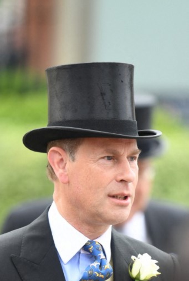 ما هو التحدي الشخصي الذي سيواجه الأمير إدوارد الآن؟